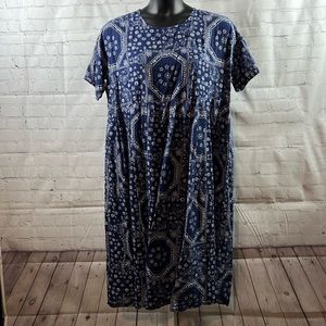 Blue White Bandanna Print Midi Short Sleeve Dress with Pockets. 2X.